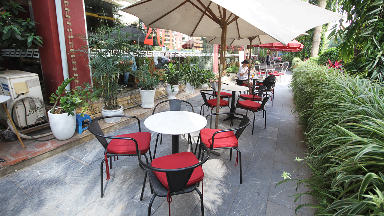 thi-cong-noi-that-ban-ghe-cafe